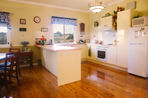 Milford Country Cottages - Accommodation Resorts 3