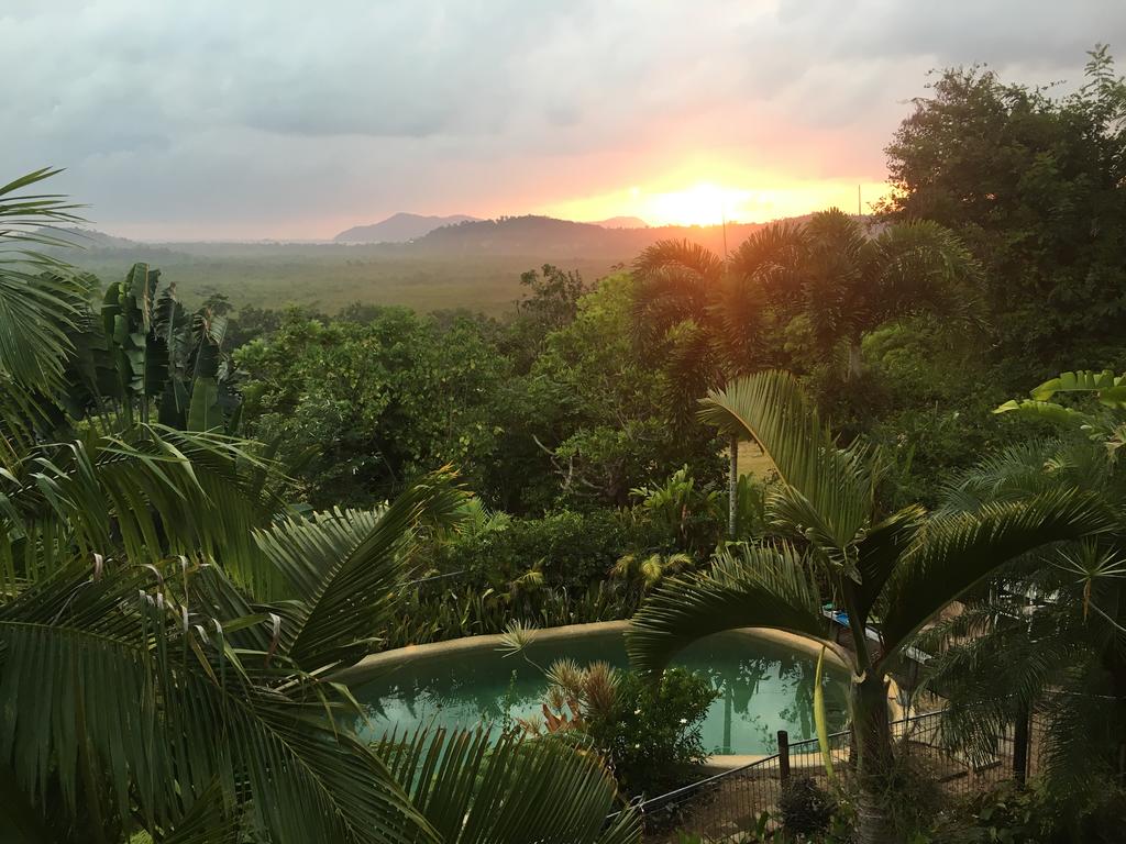 Carmoo QLD Accommodation Resorts