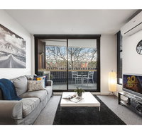 Modern 2 bed apartment in trendy Collingwood - Accommodation Resorts