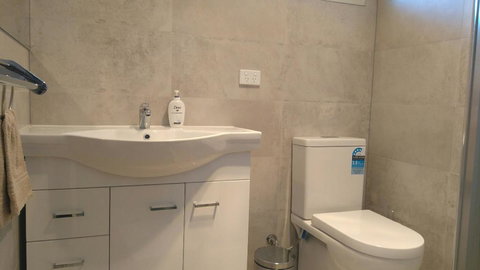 Modern 4-Bedroom House Near Singleton CBD Hunter Valley - Accommodation Resorts 1