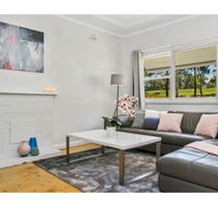 Modern Aus home on the edge of North Ryde Oval - Accommodation Resorts