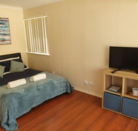 Modern Cosy Studio Close to QEH  Adelaide CBD  Airport  Beaches - Accommodation Resorts