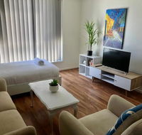 Modern Unit Near To Surfers Paradise - Accommodation Resorts