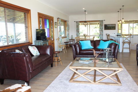 Montville House On The Hill - Accommodation Resorts 0