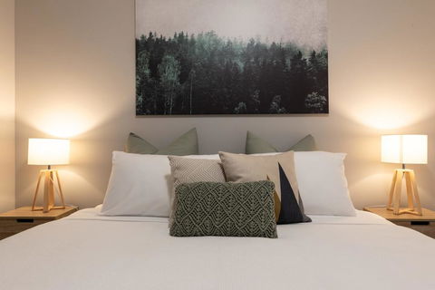 Mrs Brightside - Accommodation Resorts 0