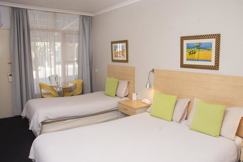 Nebula Motel - Accommodation Resorts 3