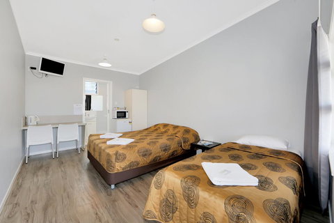 Ned Kelly's Motel - Accommodation Resorts 1