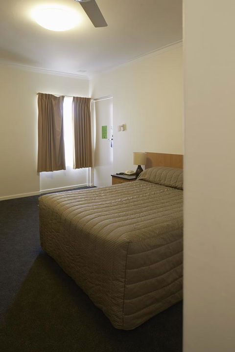 Baileys Parkside Motel By VetroBlu - Accommodation Resorts 6