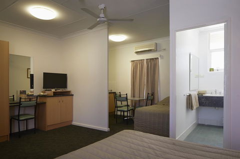 Baileys Parkside Motel By VetroBlu - Accommodation Resorts 12
