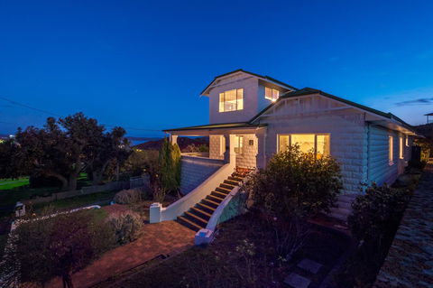 Serpentine Rose - Accommodation Resorts 1