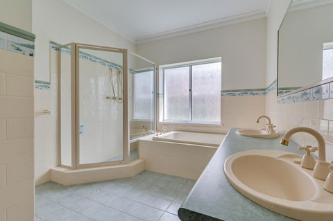 Serpentine Rose - Accommodation Resorts 14