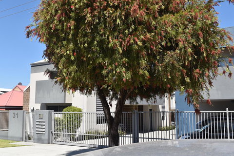 Central Executive Townhouse - Accommodation Resorts 9