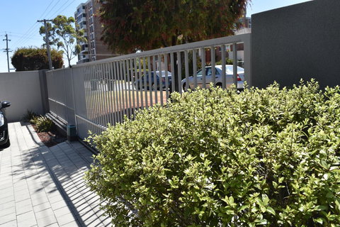 Central Executive Townhouse - Accommodation Resorts 11