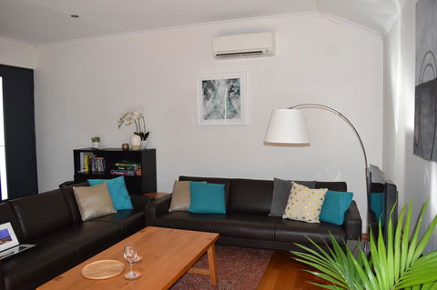 Central Executive Townhouse - Accommodation Resorts 13