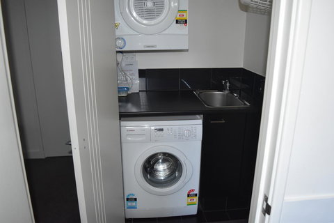 Central Executive Townhouse - Accommodation Resorts 10