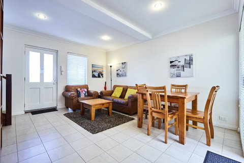 Fremantle Townhouse U/5 - Accommodation Resorts 4