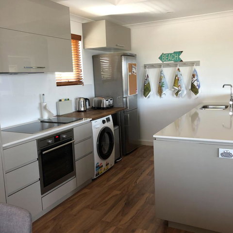 Mullaloo Beachfront Retreat - Accommodation Resorts 5