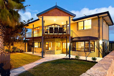 Mullaloo Beachfront Retreat - Accommodation Resorts 0