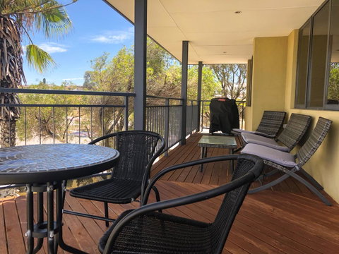 Mullaloo Beachfront Retreat - Accommodation Resorts 11