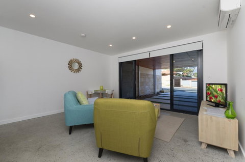 Sunset Place Apartments - Accommodation Resorts 27
