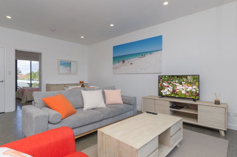 Sunset Place Apartments - Accommodation Resorts 14