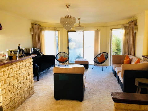 LA ANCHOR ON THE CANALS (MANDURAH) - Accommodation Resorts 1