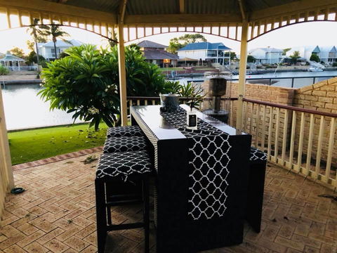 LA ANCHOR ON THE CANALS (MANDURAH) - Accommodation Resorts 9