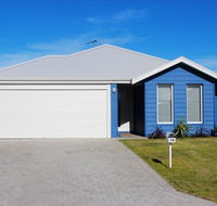 The beach house - Accommodation Resorts