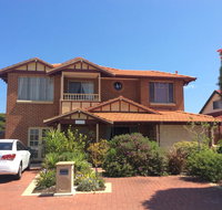 Crossland House - Accommodation Resorts