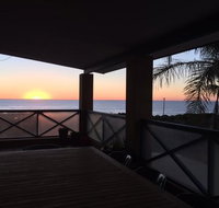 Surf views - Accommodation Resorts