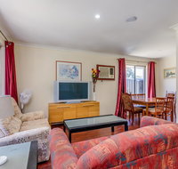 Brilliant neat convenient family-friendly house - Accommodation Resorts