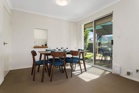 Como South Perth Villa - Accommodation Resorts 2