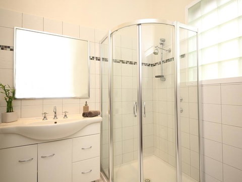 Dawson Accommodation - Accommodation Resorts 4