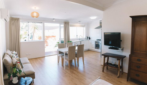 Sun Studio - Accommodation Resorts 7