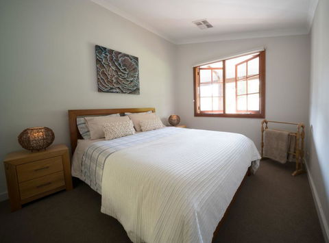 The Farmhouse - Accommodation Resorts 6