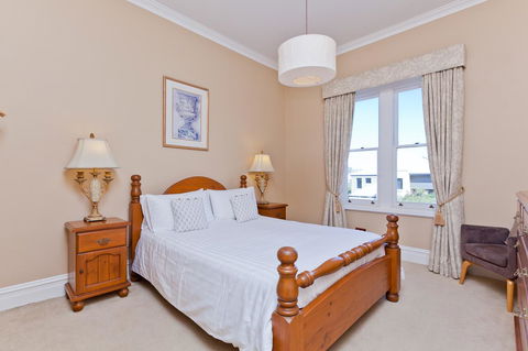 Apartment Faro - Accommodation Resorts 5