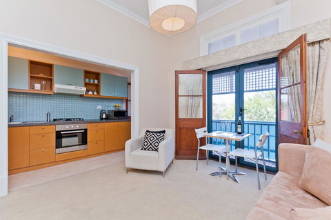 Apartment Faro - Accommodation Resorts 4