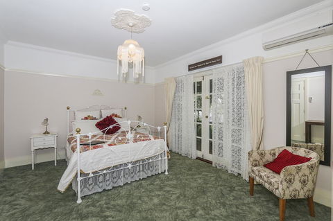 Rosebridge House Bed & Breakfast Adult Retreat - Accommodation Resorts 9