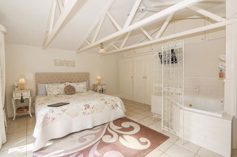 Rosebridge House Bed & Breakfast Adult Retreat - Accommodation Resorts 5