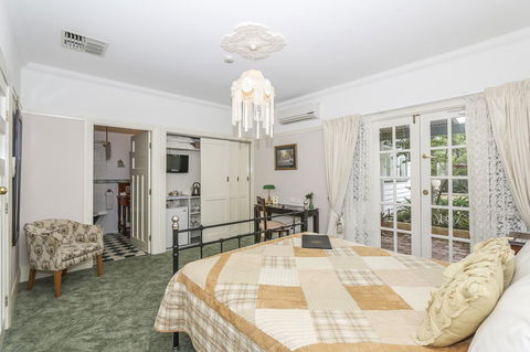 Rosebridge House Bed & Breakfast Adult Retreat - Accommodation Resorts 13