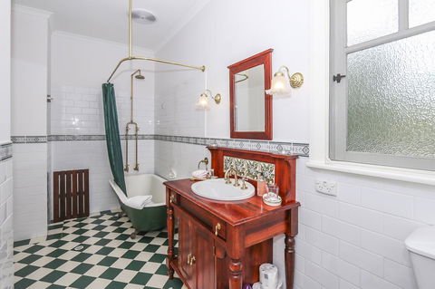 Rosebridge House Bed & Breakfast Adult Retreat - Accommodation Resorts 15