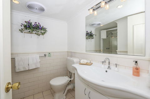 Rosebridge House Bed & Breakfast Adult Retreat - Accommodation Resorts 6