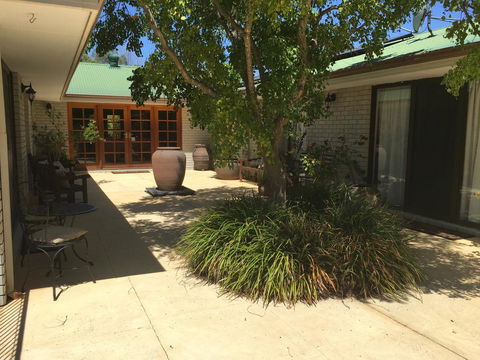 Nivalis Bed And Breakfast - Accommodation Resorts 10