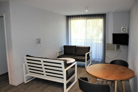 Atrium Hotel Mandurah - Accommodation Resorts 4