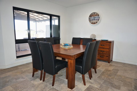 27 Corella Court - Accommodation Resorts 5