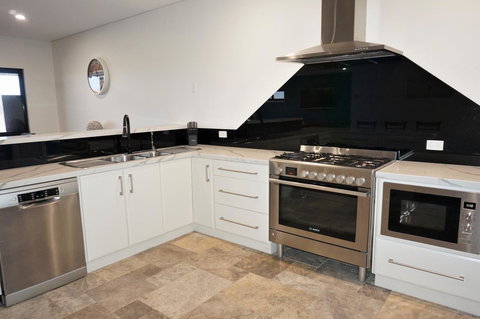 27 Corella Court - Accommodation Resorts 4