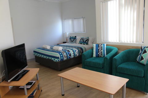 Mandurah Ocean Marina Chalets - Accommodation Resorts 9