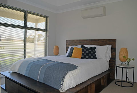 The Kingsleyâ€™s Place â€“ Piara Waters - Accommodation Resorts 6