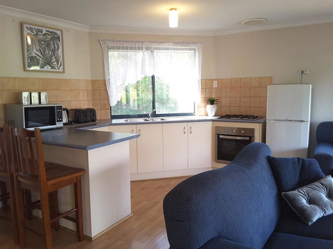 Cosy Corner Chalets - Accommodation Resorts 5