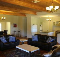 Burton Farmhouse - Accommodation Resorts
